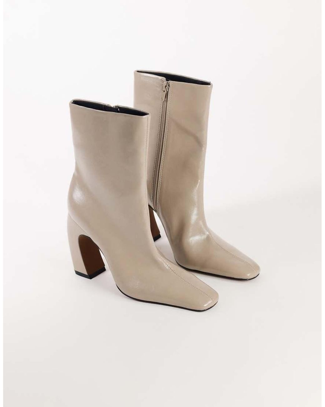 TOPSHOP White Karter Curved Heel Ankle Boot
