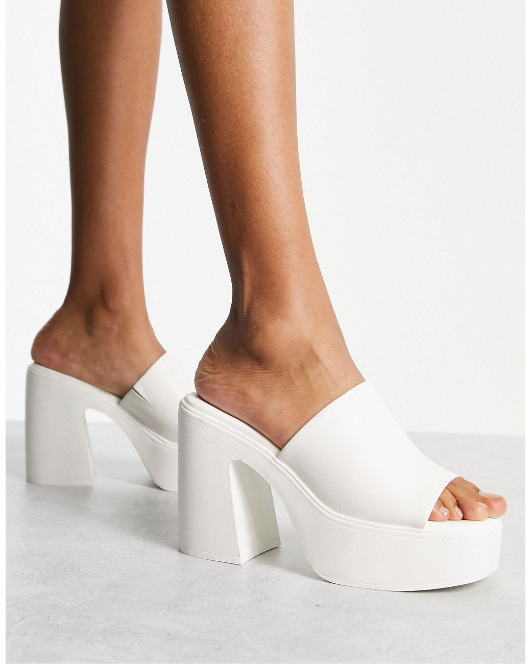 White sales platform mules