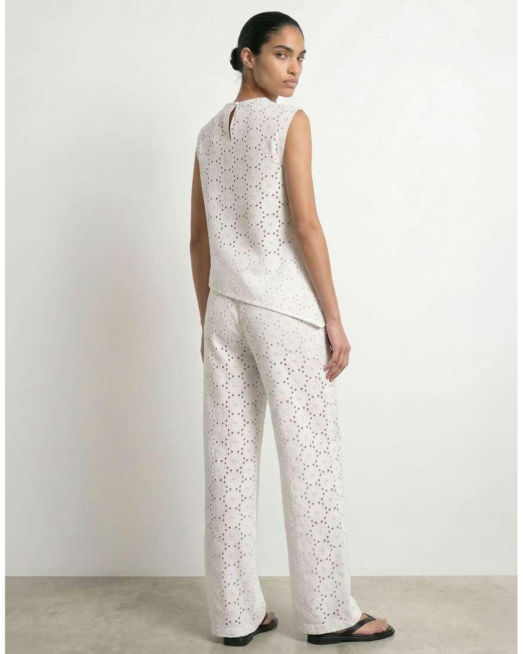 HYPEDROP White Loose-Fit Trousers