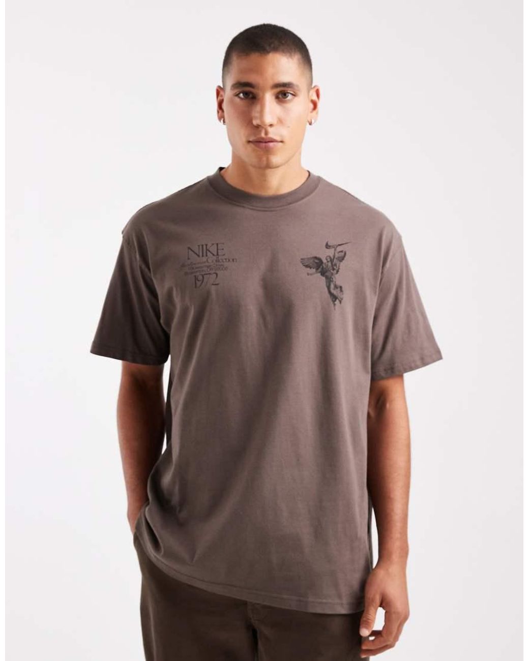 Nike Brown Victory Back Print Graphic T-shirt for men