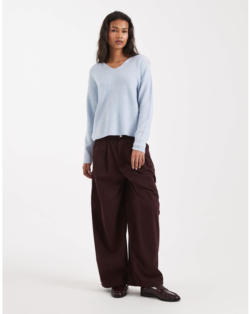 Pull souple à col en v - clair ONLY en coloris White