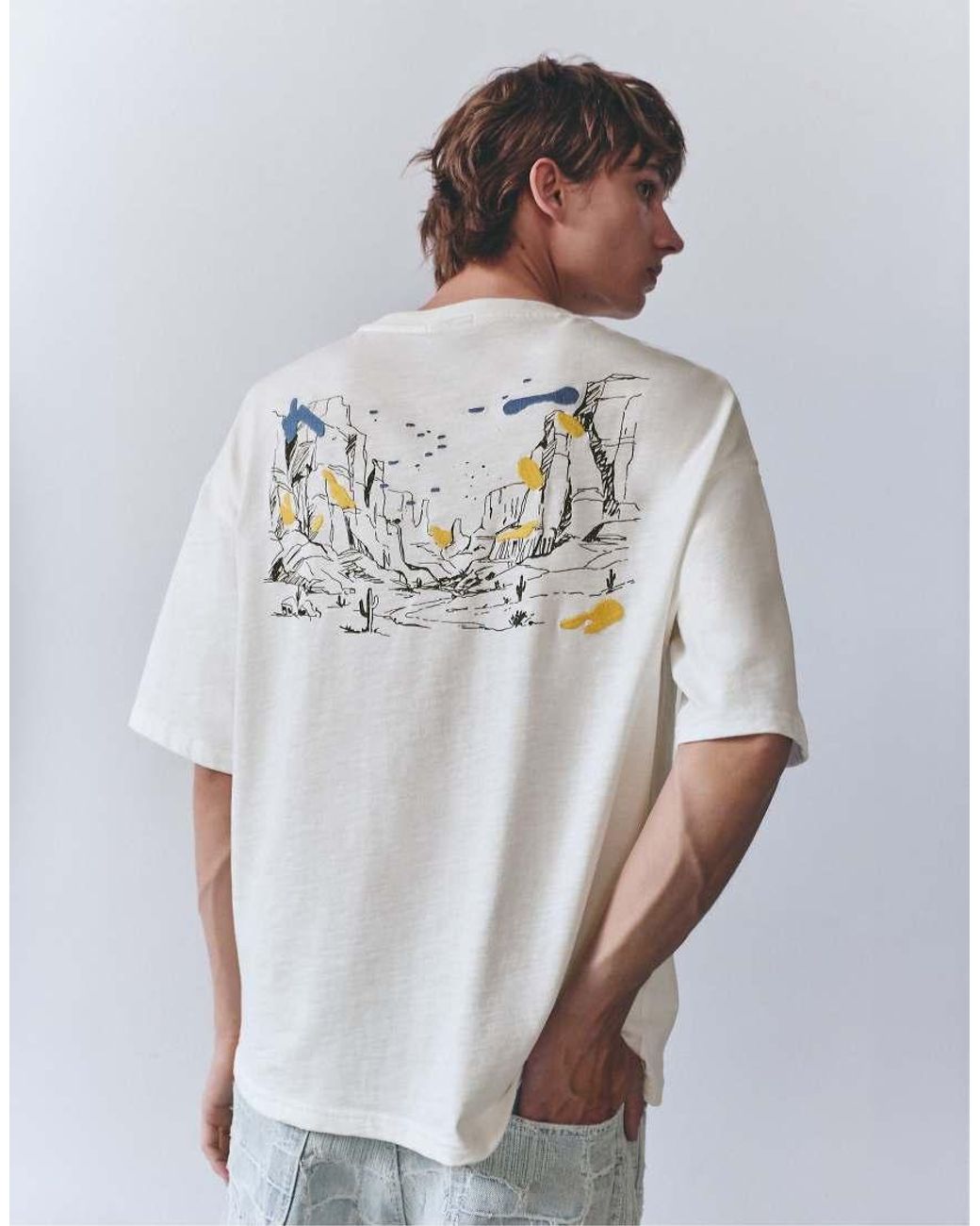 Pull&Bear White West Paradise Graphic T-Shirt for men