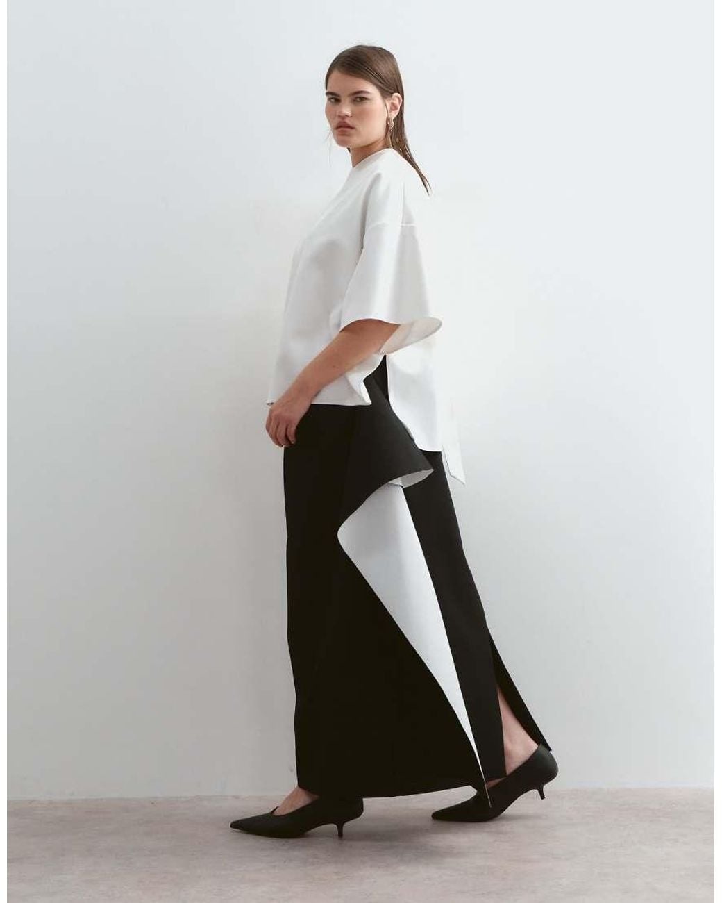 ARRANGE White Curve Boxy Top With Open Back