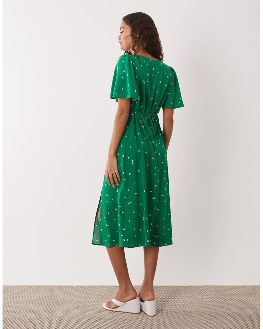 Nobody's Child Petite Green Deedee Short Sleeve Scoop Neck Tie Back Midi Dress