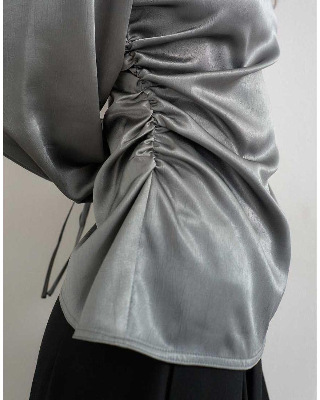 TOPSHOP Gray Shoulder Pad Tie Drawstring Cuff Funnel Neck Top