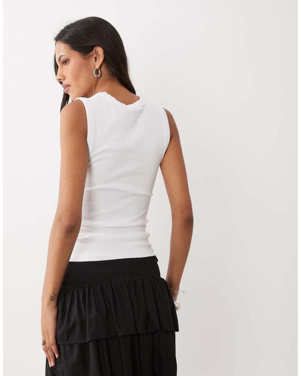 New Look White V-neck Tank Top
