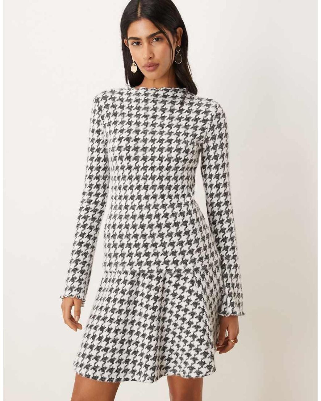 Vila White Dogstooth Knitted Mini Skirt Co-ord
