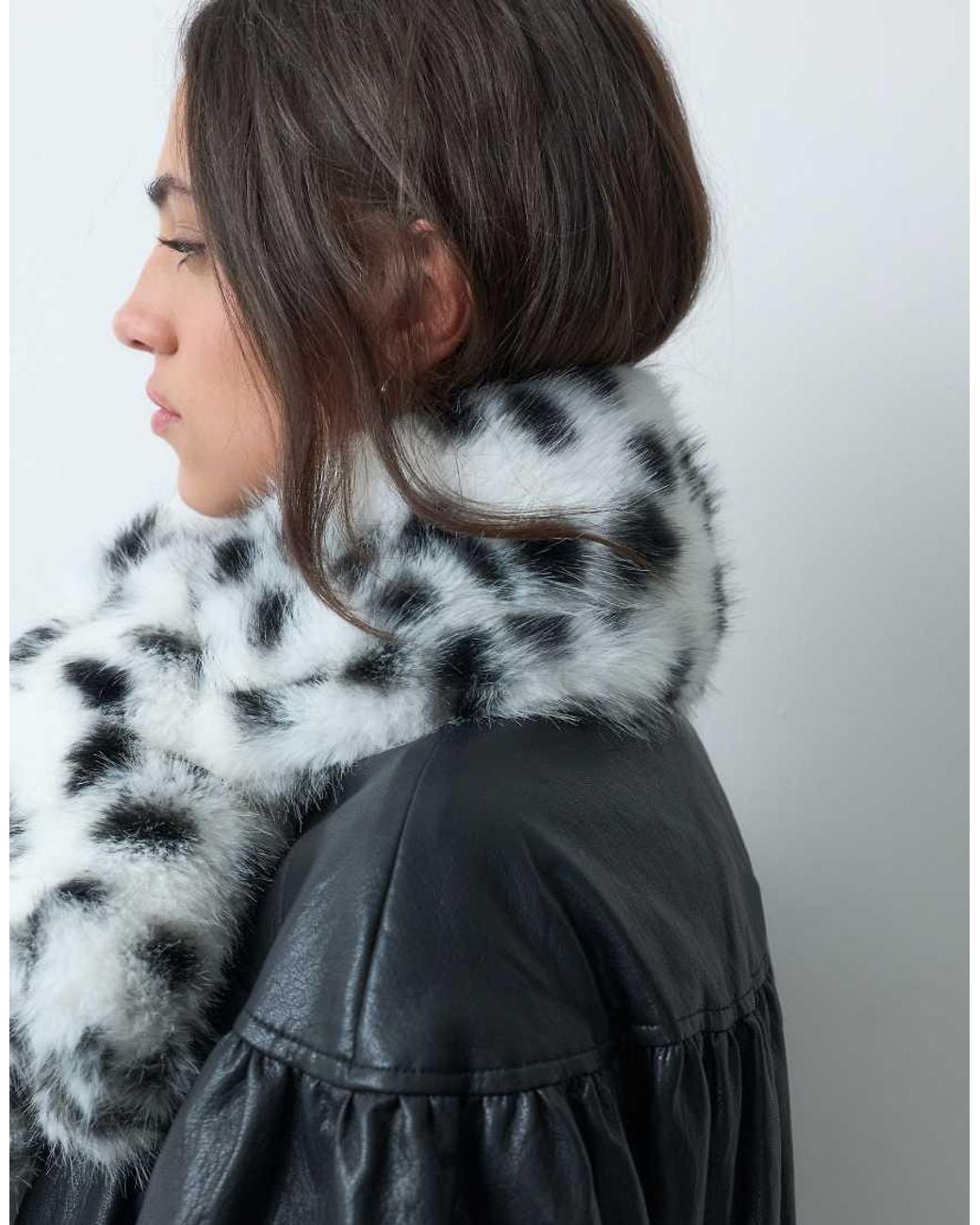 Vero Moda Gray Faux Fur Scarf