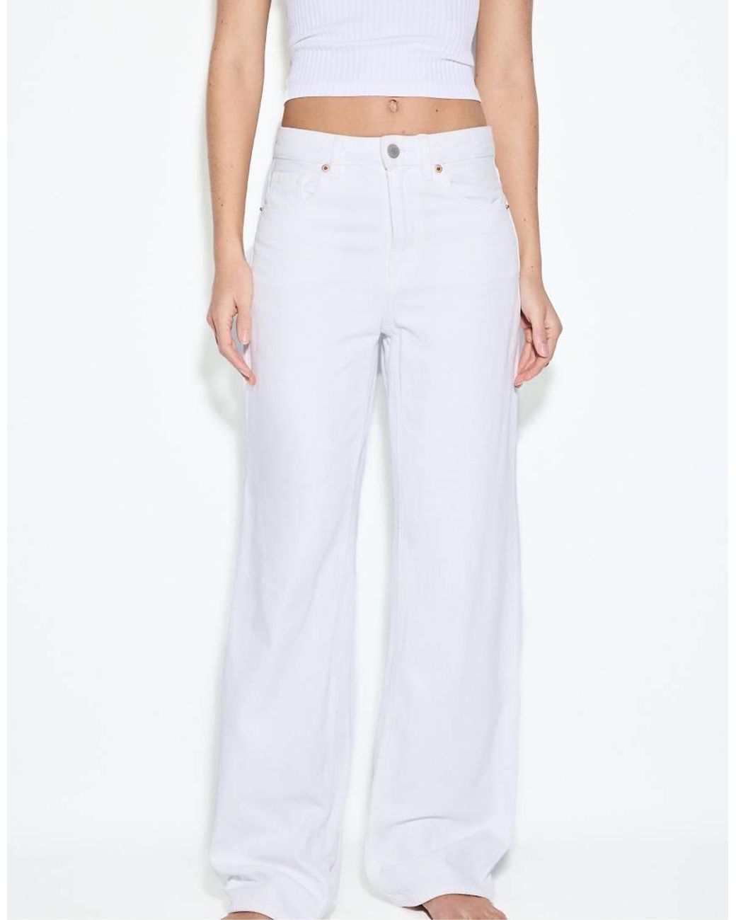 D92 di Stradivarius in White
