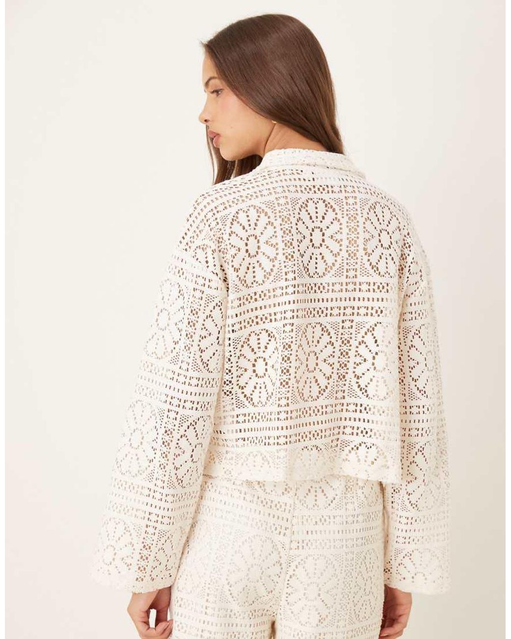 Vila Natural Floral Crochet Utility Style Cropped Shirt
