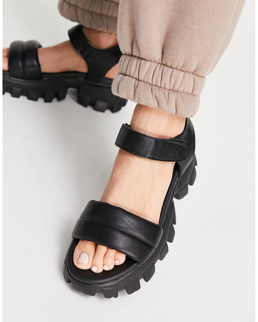 Schuh Vania Sporty Chunky Sandals in 