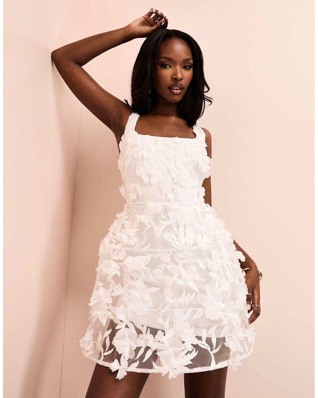 Robe structuree courte avec encolure carree et fleurs en 3d ASOS en coloris Neutre Lyst