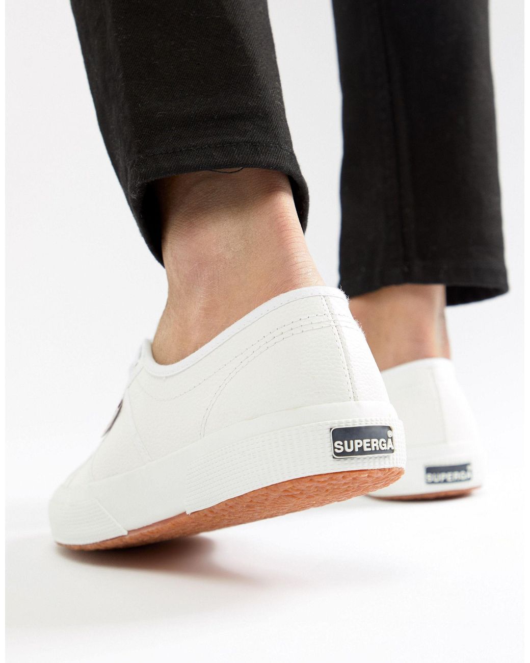 Superga Leer 2750 - Klassieke Leren Gympen in het Wit voor heren - Lyst