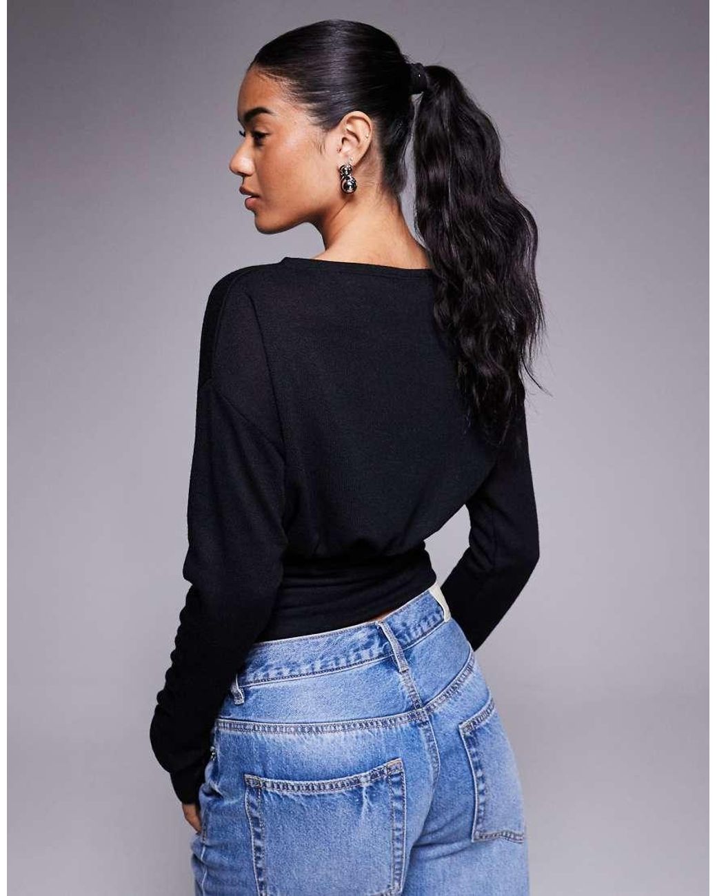 ASOS Asymmetrische Top Met Gebreide Look, Blote Schouder, Lange Mouwen En Getailleerd Detail in het Blue