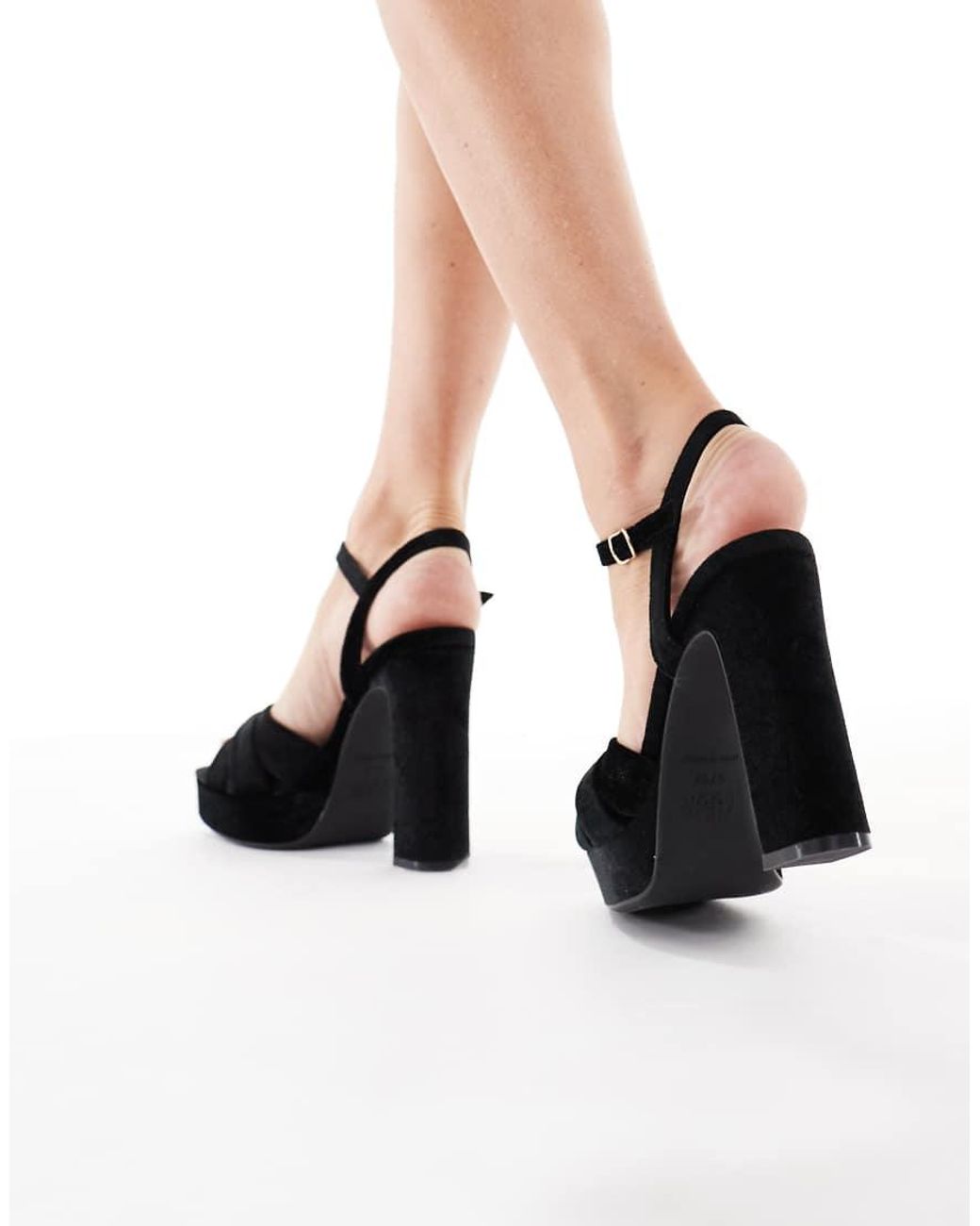 New Look Black Buckle Block Heeled Sandals