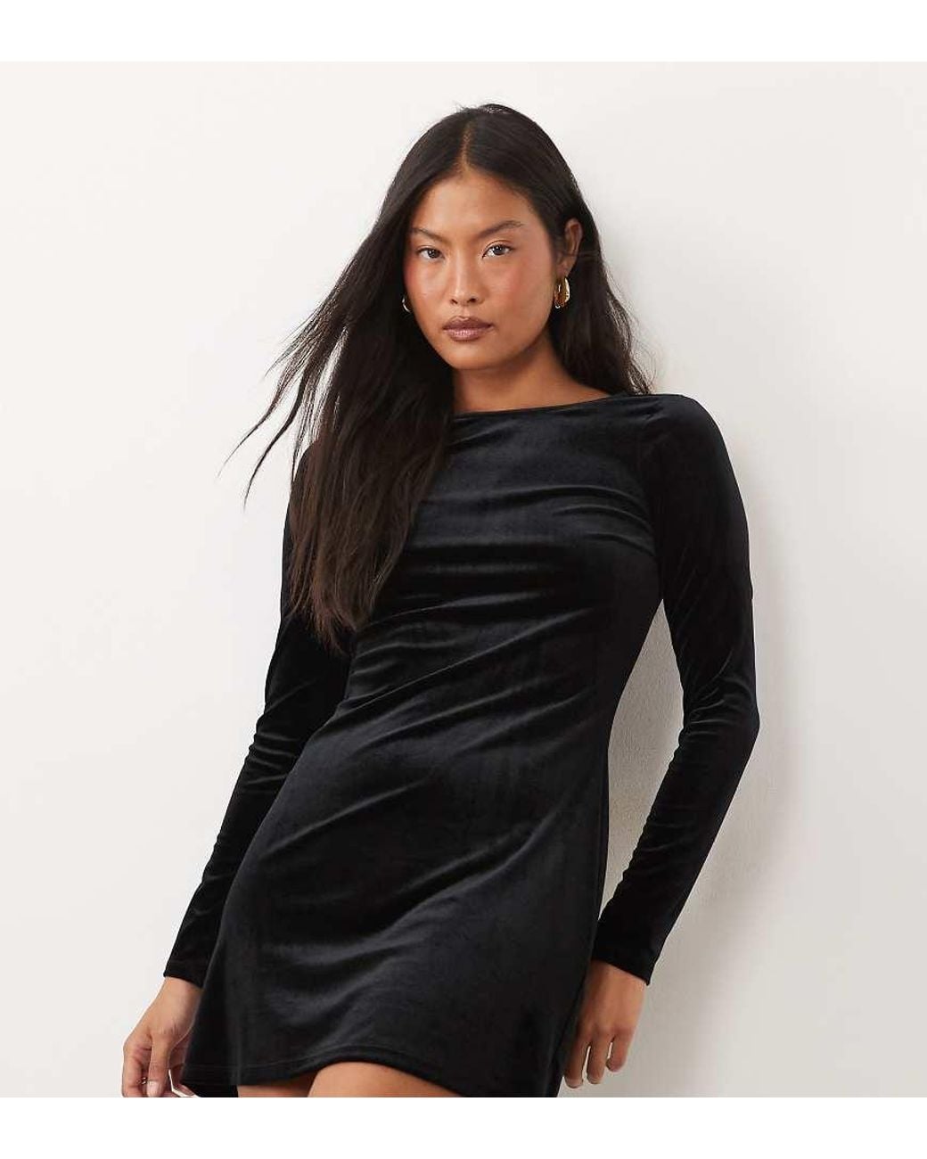 Nobody's Child Petite Black Bobbie Velvet Boat Neck Mini Dress