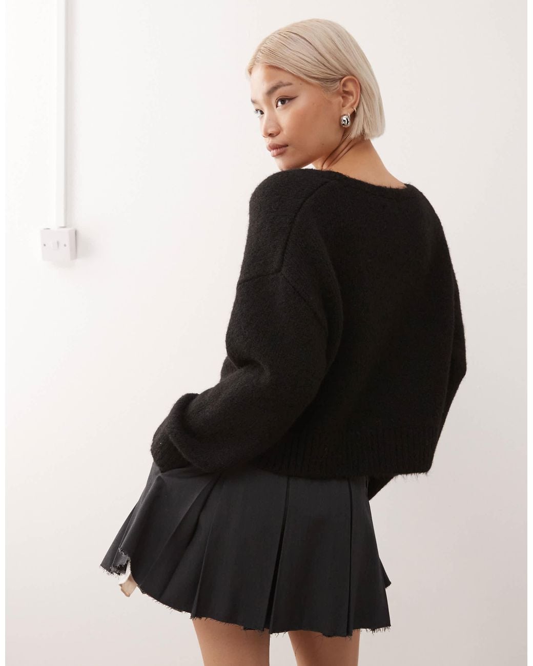 Monki Black – flauschiger strickpullover