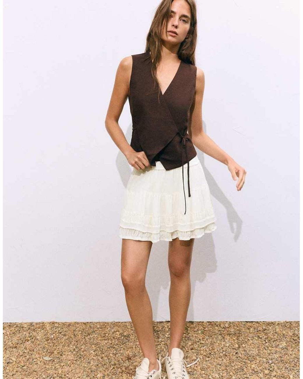 Pull&Bear White Ruffled Mini Skirt