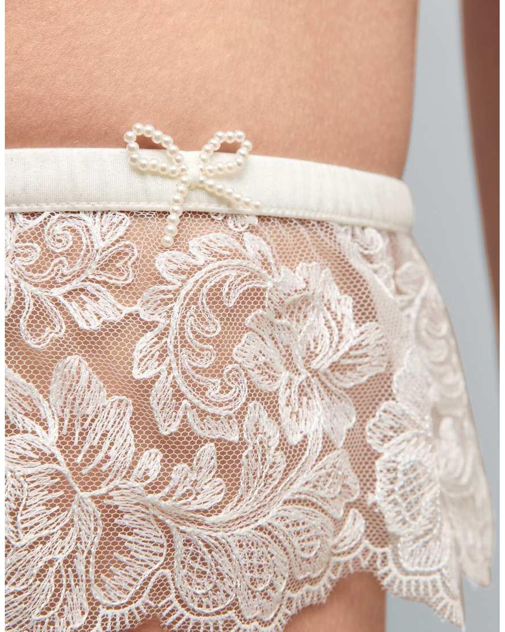Intimissimi White From The Boudoir Garters