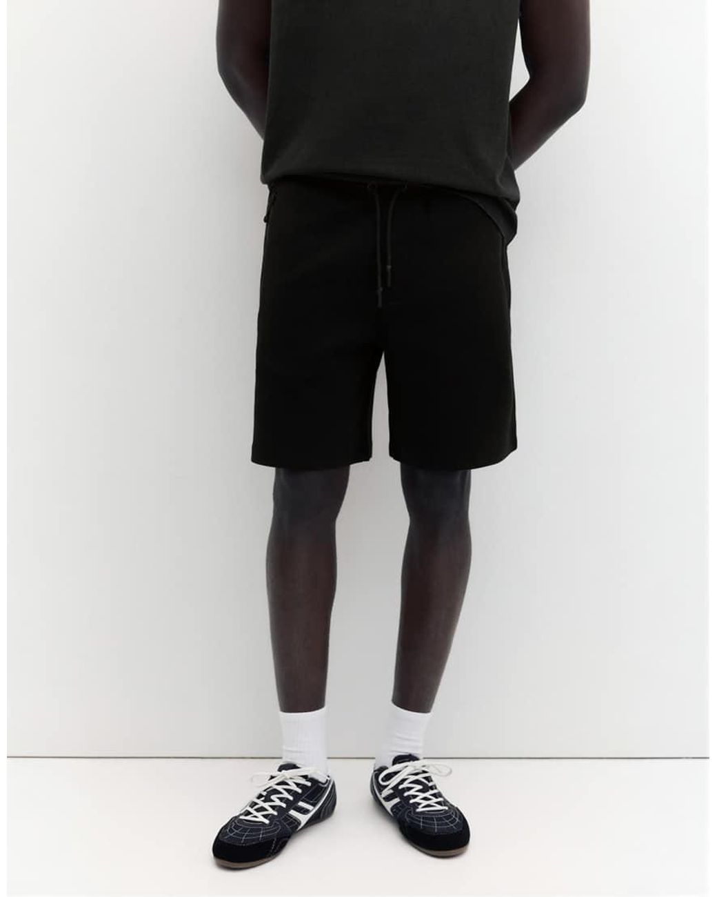 Pull&Bear Black Regular Fit jogger Bermuda Shorts for men