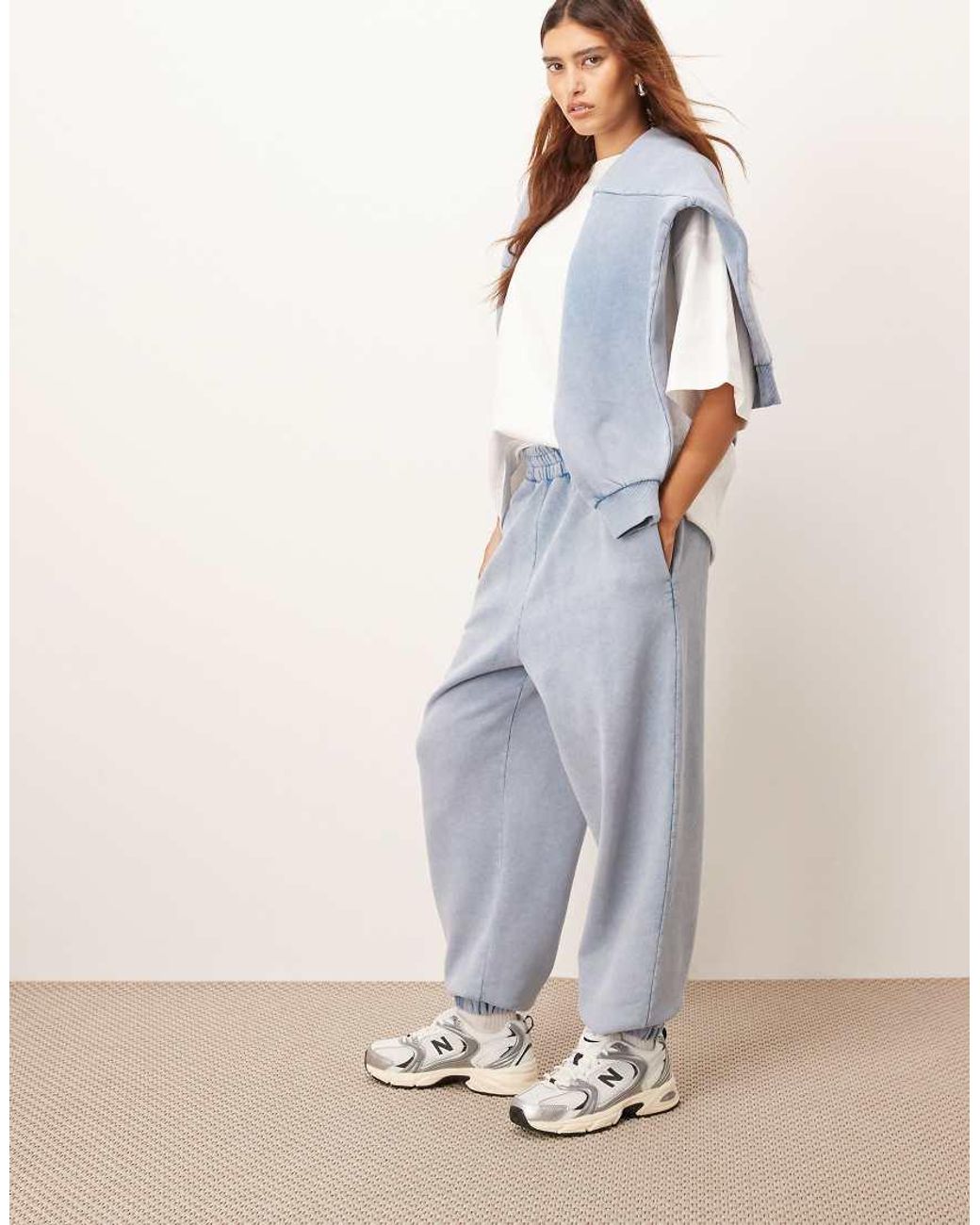 ARRANGE White Premium Acid Wash joggers