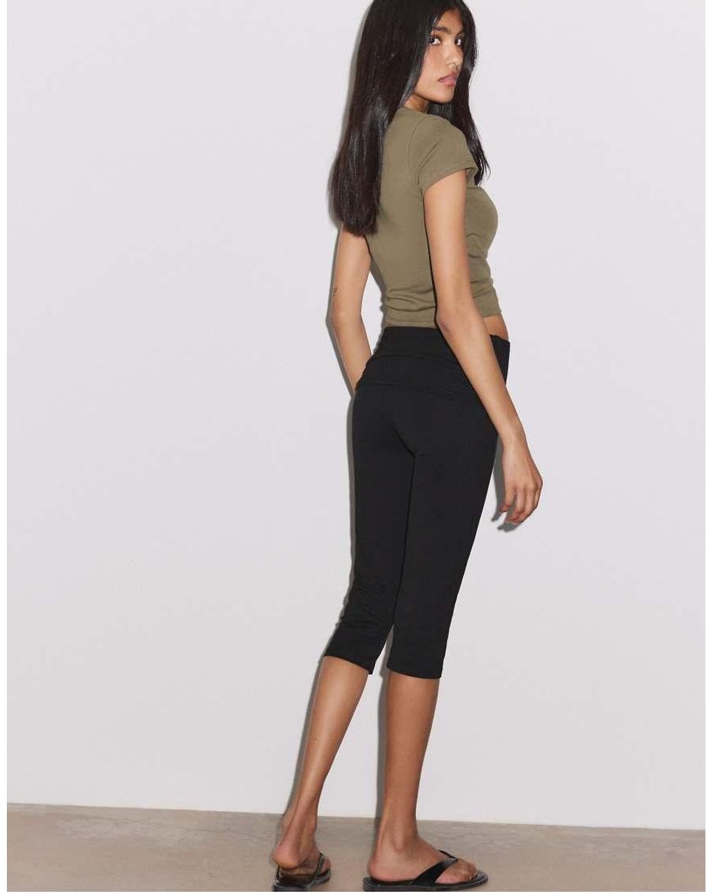 Stradivarius Black Wide-waist Capris