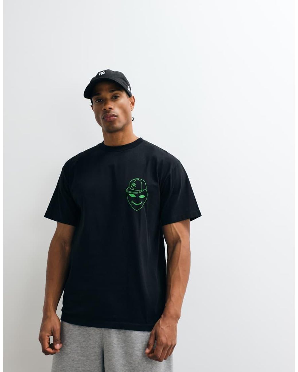 No Problemo Black 100% Cotton T-shirt With 'alien Dude' Back Print for men