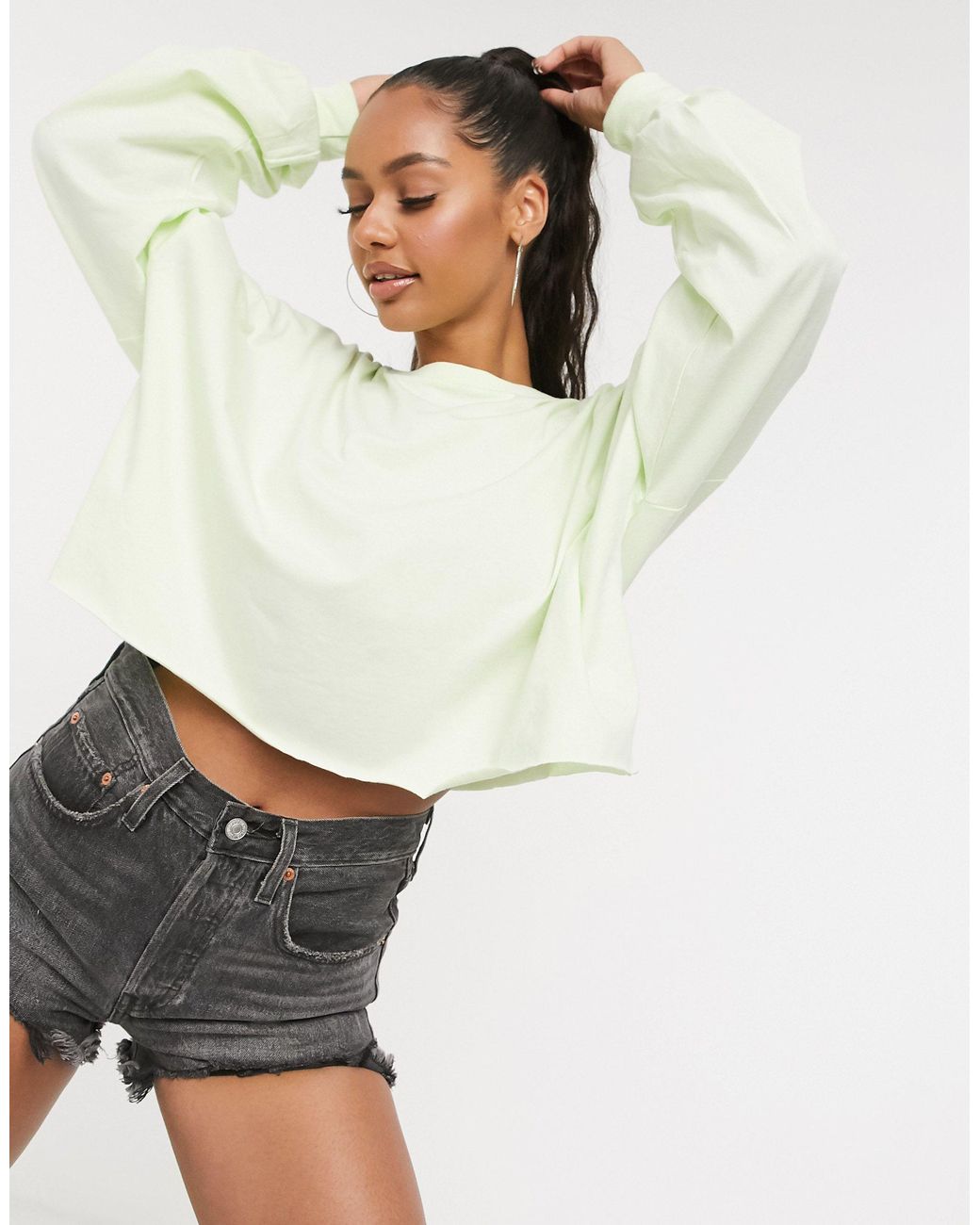 how to make the perfect cut off t shirt