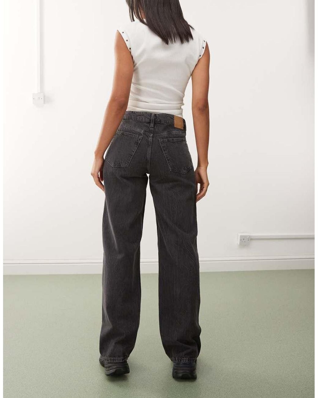 Weekday Ample in het White