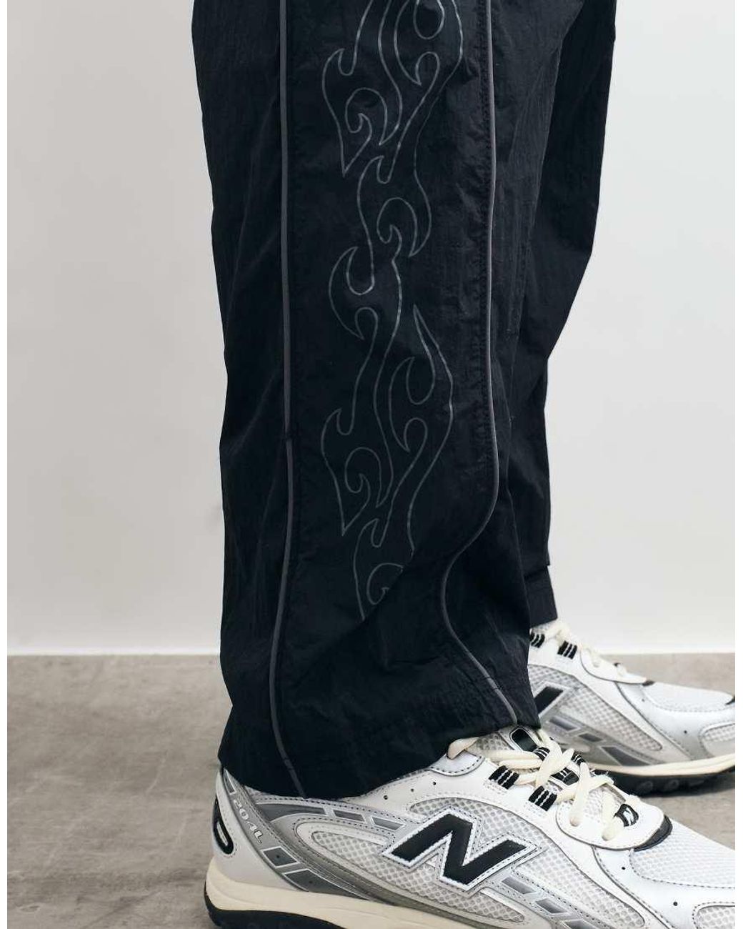 Hollister White Baggy Side Graphic Track Pant for men
