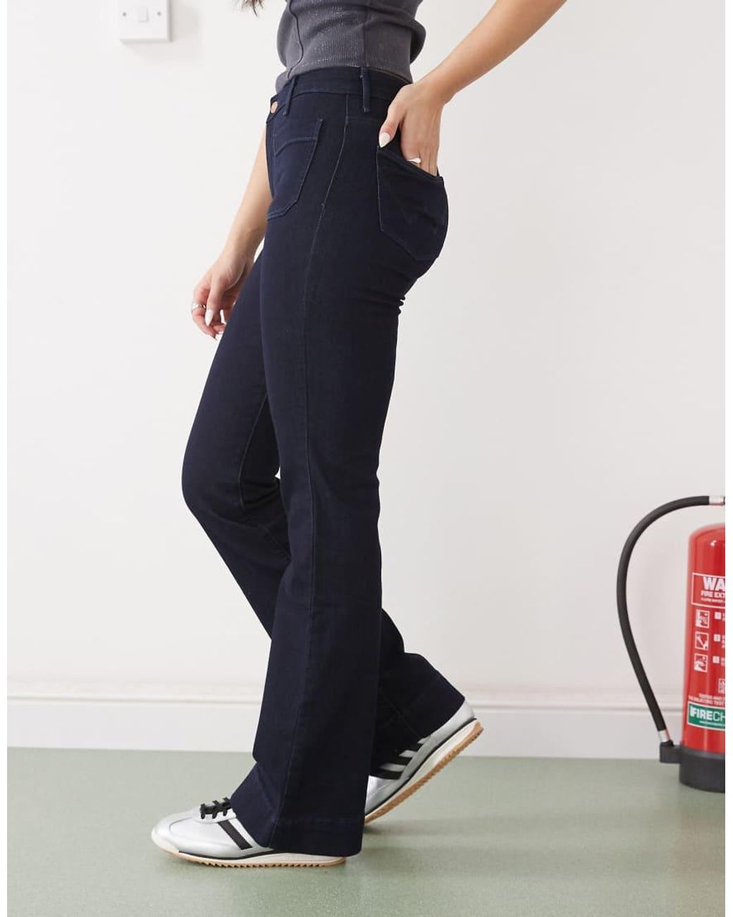 Wrangler Blue Flared Jean With Front Pockets