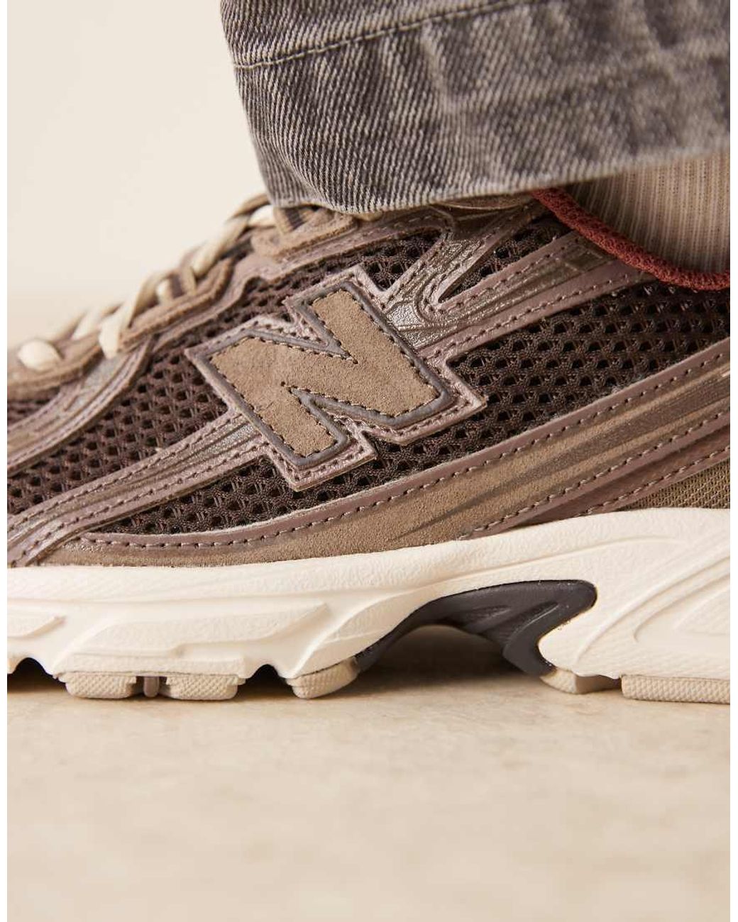 New Balance Brown 740 Trainers