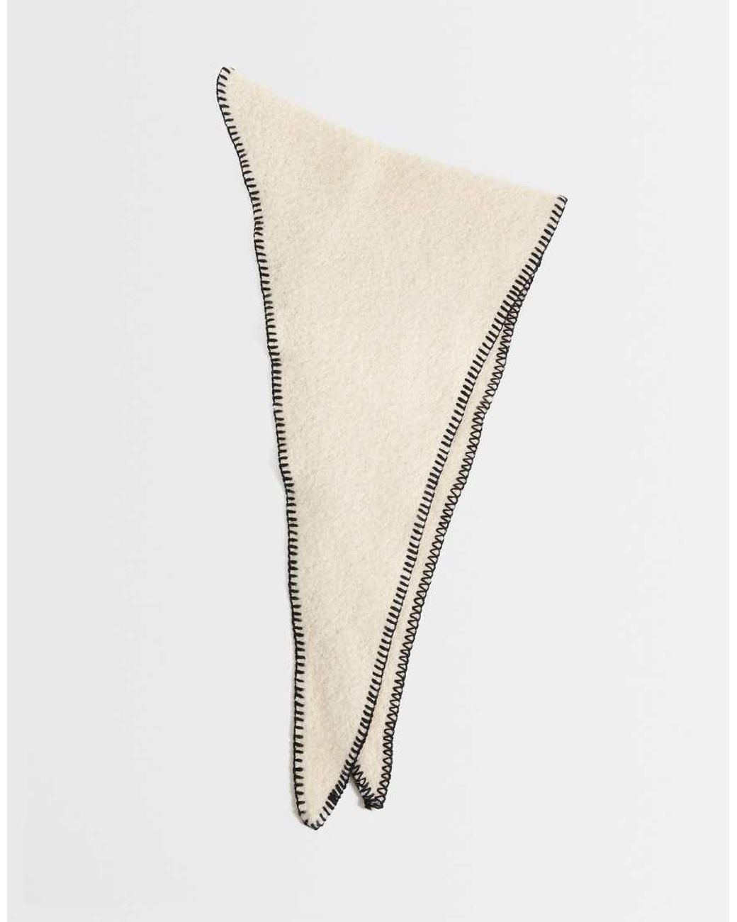 Pieces White Triangle Knitted Scarf With Blanket Stitch Trim