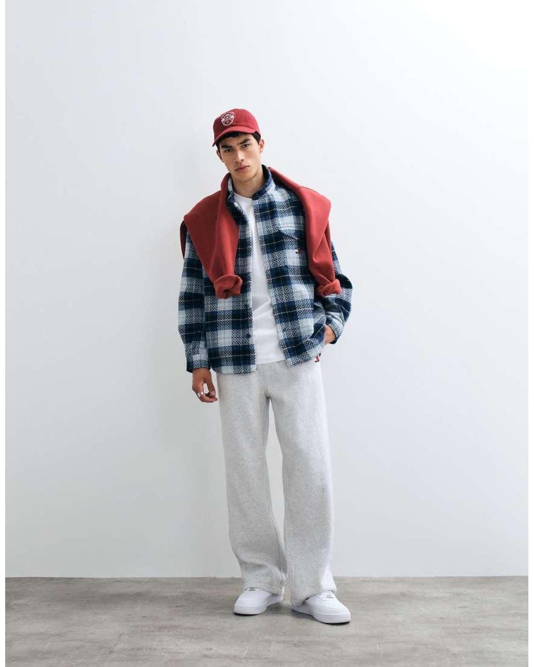 Tommy Hilfiger White Badge Logo Sweatpants for men