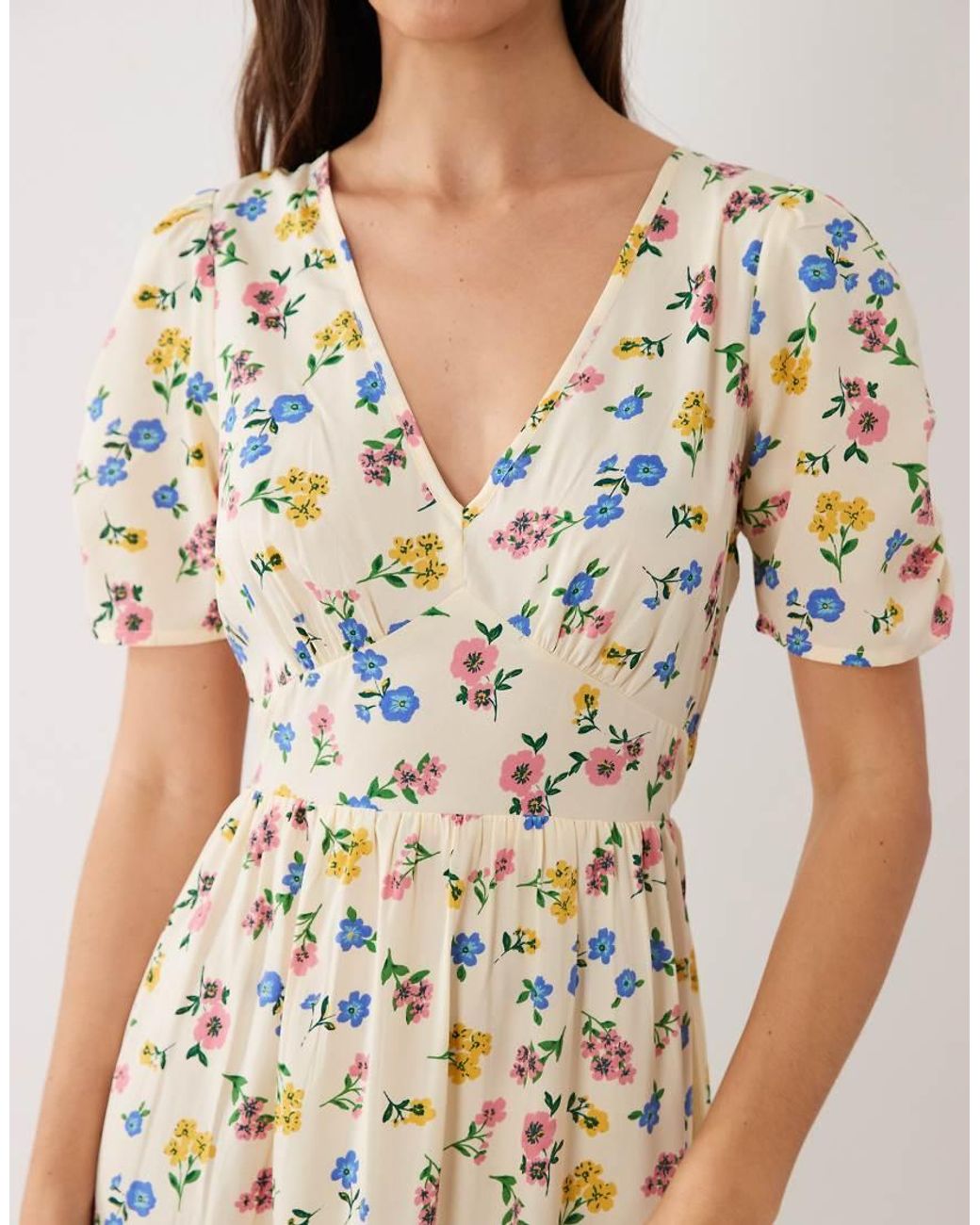 Wednesday's Girl White Short Sleeve Tie Detail Floaty Maxi Dress