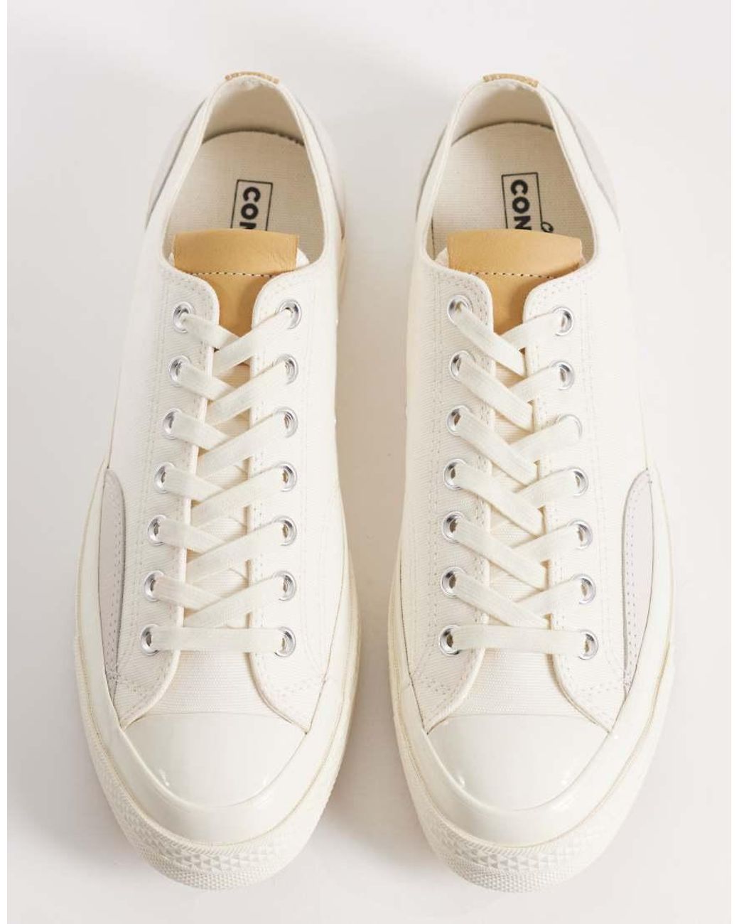 Chuck 70 Ox di Converse in Natural da Uomo