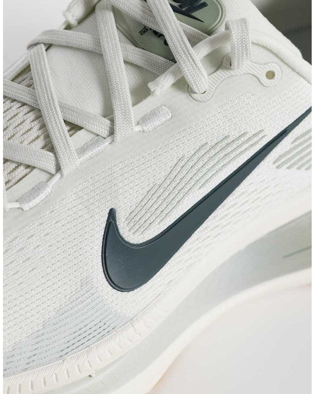 Nike Green Vomero 18 Trainers for men