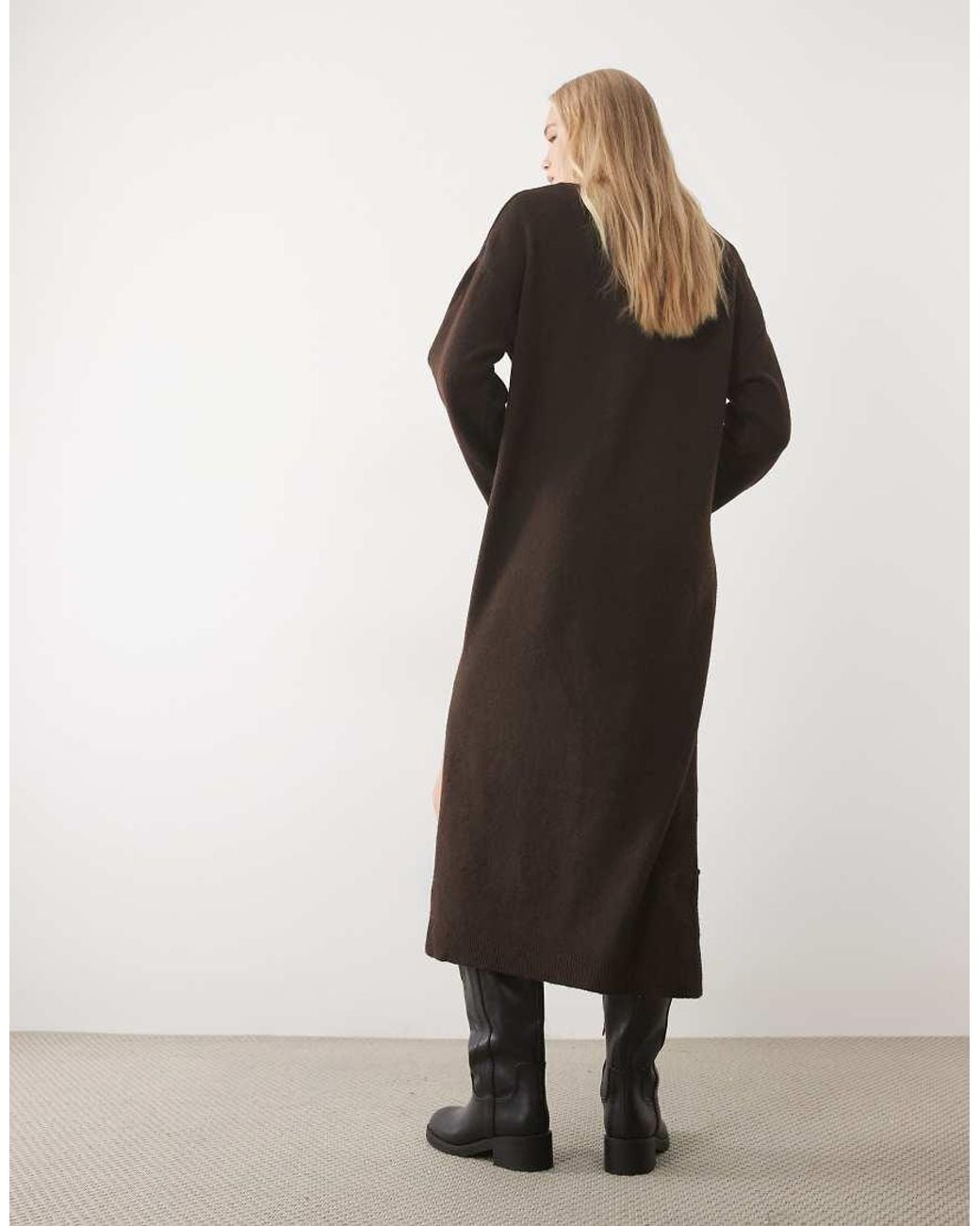 Aware White Long Sleeve V-neck Knitted Maxi Dress