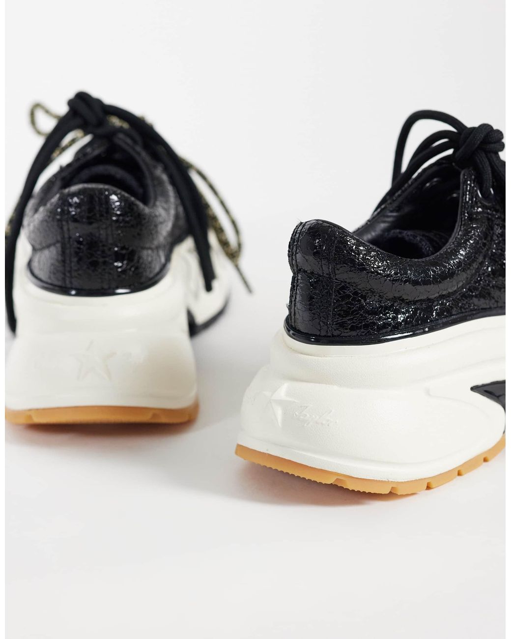 Converse Black Run star crush sneaker