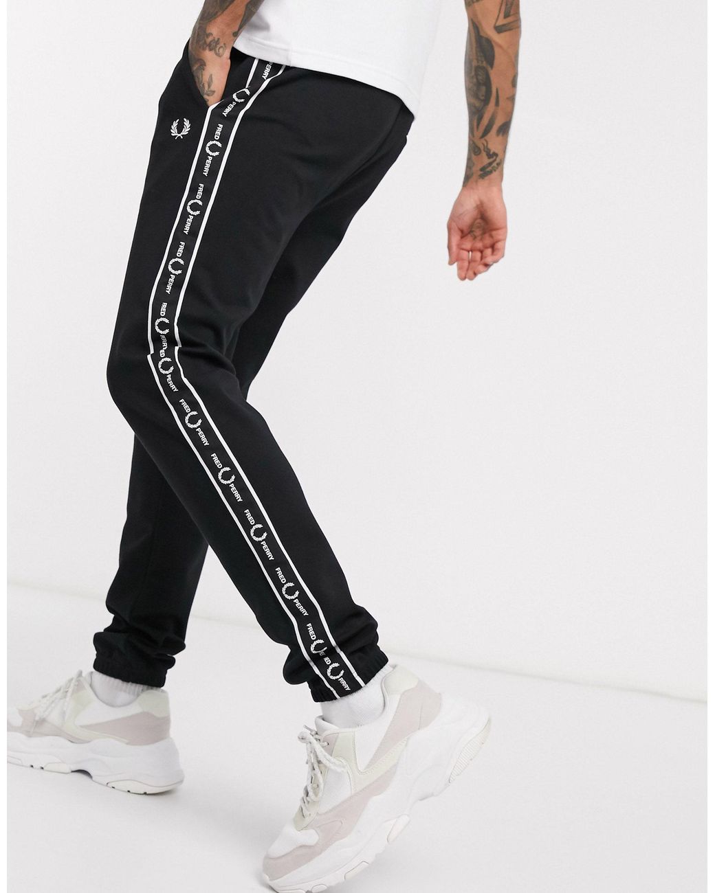 Fred Perry New Logo Taped joggers in Black for Men | Lyst