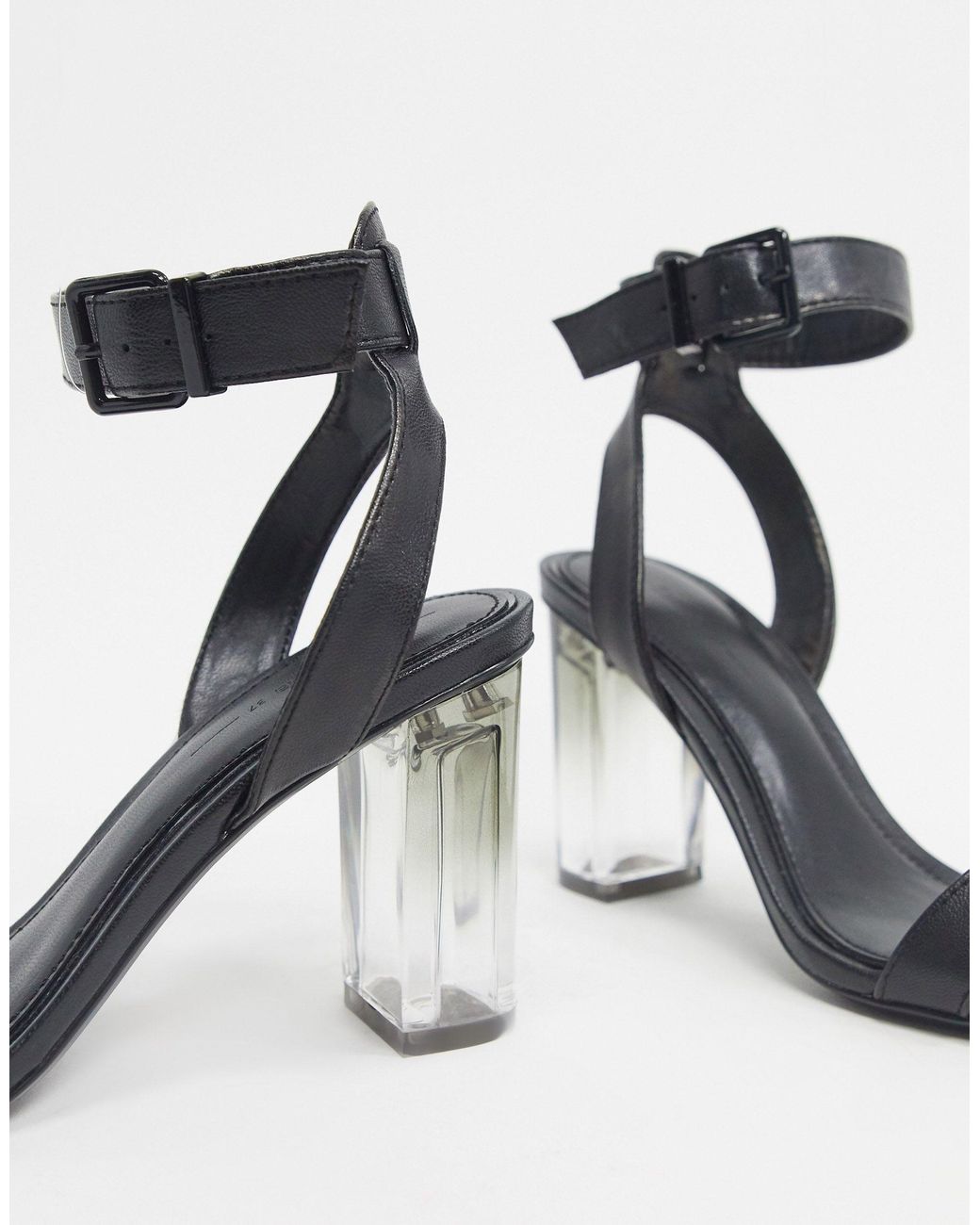 Sandalias con tira en el tobillo y tacón transparente Bershka de color  Negro | Lyst