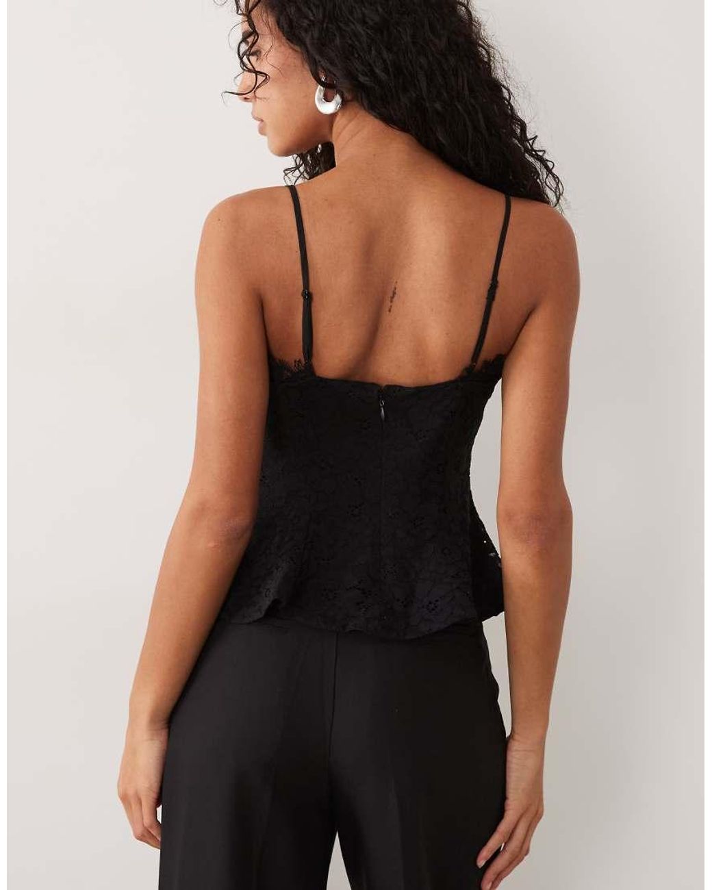 Ari Top Strutturato Con Pizzo di AFRM in Black