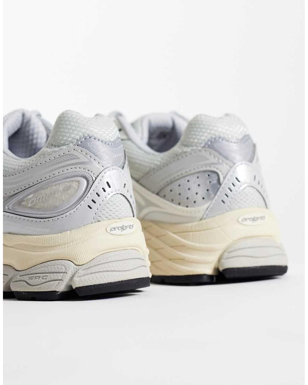 Saucony White Progrid Omni 9 Og Trainers