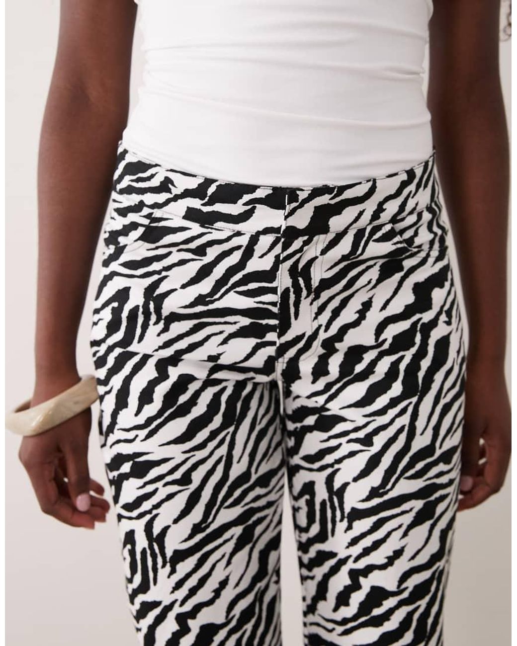 Motel Natural Seni Zebra Print Twill Capris