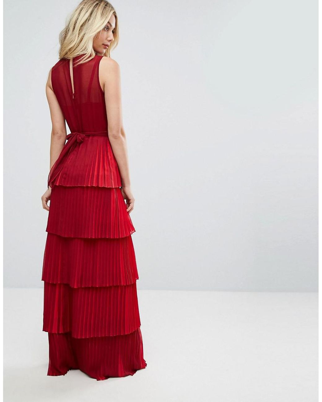 Robe longue volants superpos s avec corsage en dentelle et