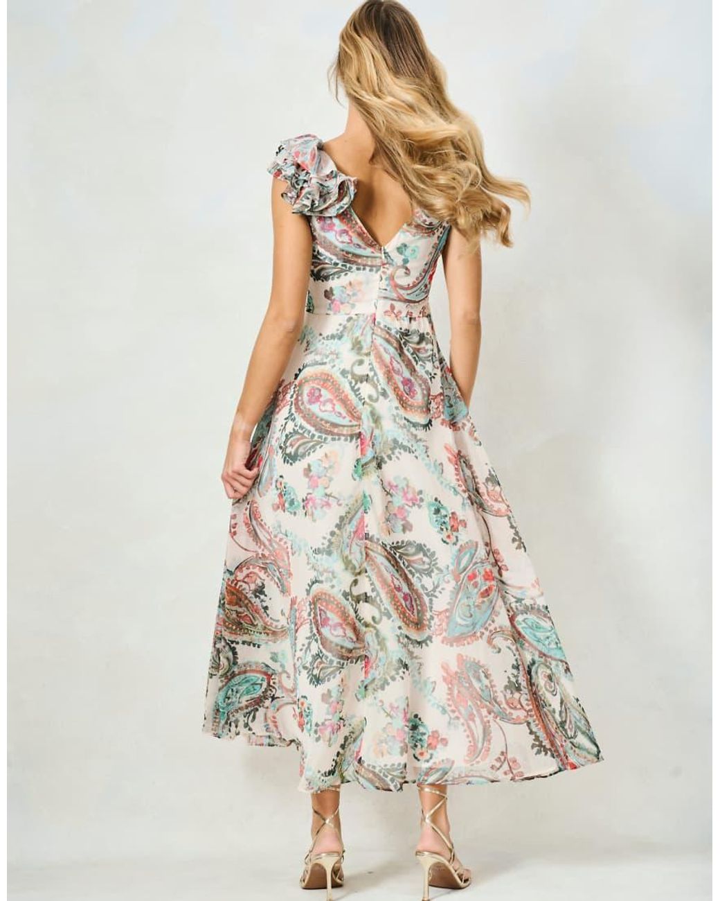 Hope & Ivy White The Aura Printed Ruffle Shoulder Maxi Dress With Ruched Bodice And Thigh Slits