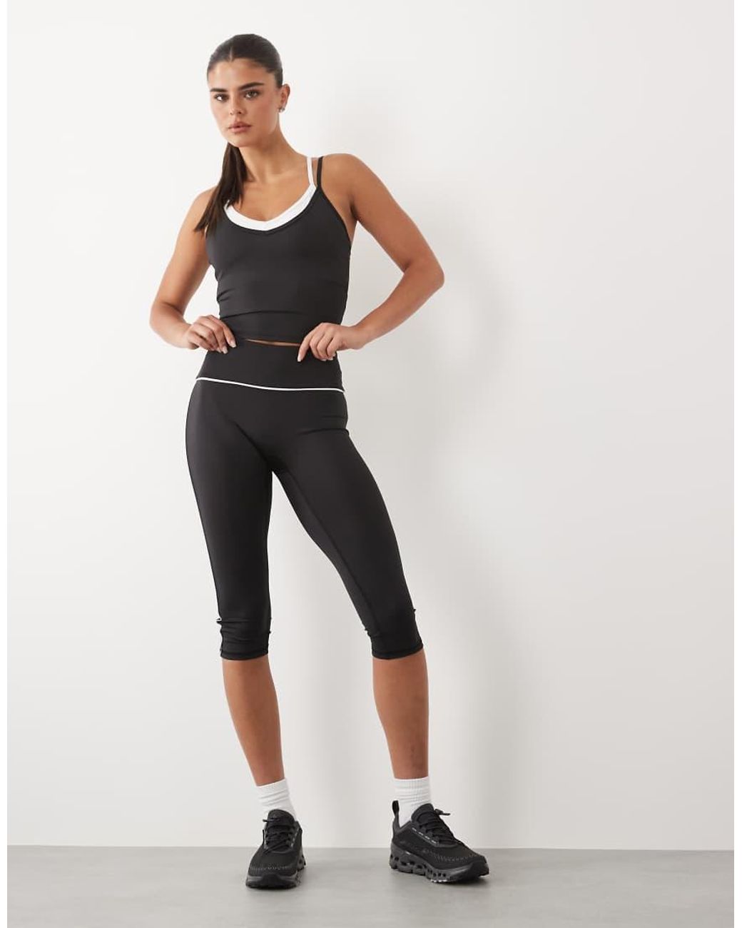4505 Black Active Double Layer V Neck Cami With Inner Bra