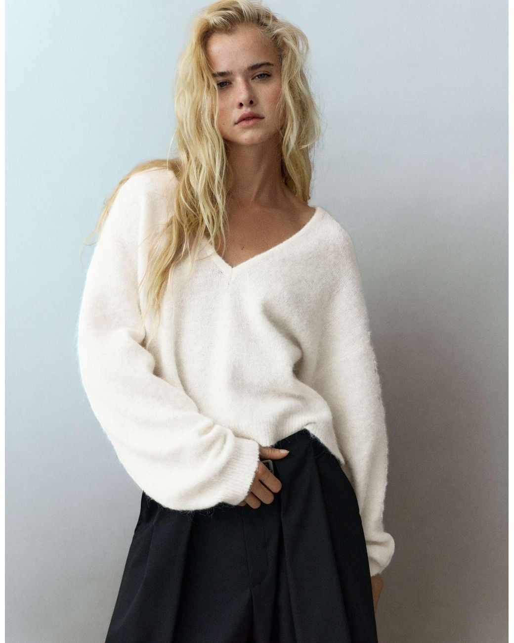 Pull&Bear White Pullover mit v-ausschnitt