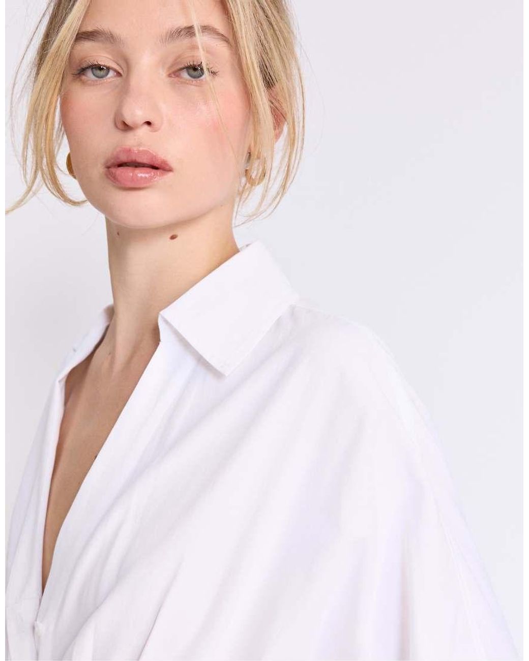 Stradivarius White Poplin Shirt With Kimono Sleeves And Pleats