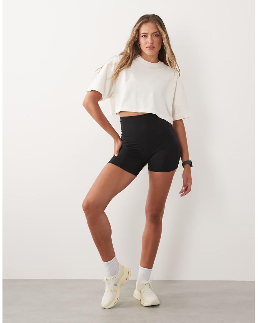 4505 White Heavyweight Cotton Cropped T-shirt With Back Print
